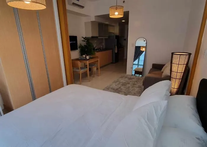 Comforting Luxurious 1-br In Uptown Bgc With Pool Manila