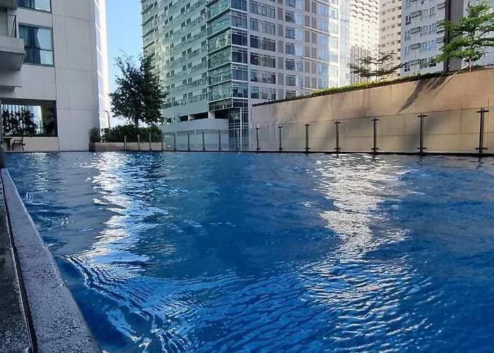 Comforting Luxurious 1-br In Uptown Bgc With Pool * Manila
