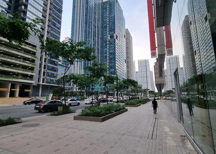 Apartment Comforting Luxurious 1-br In Uptown Bgc With Pool *