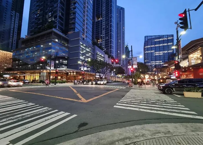 Apartment Comforting Luxurious 1-br In Uptown Bgc With Pool Manila