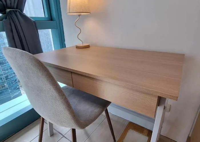 Comforting Luxurious 1-br In Uptown Bgc With Pool Apartment Manila